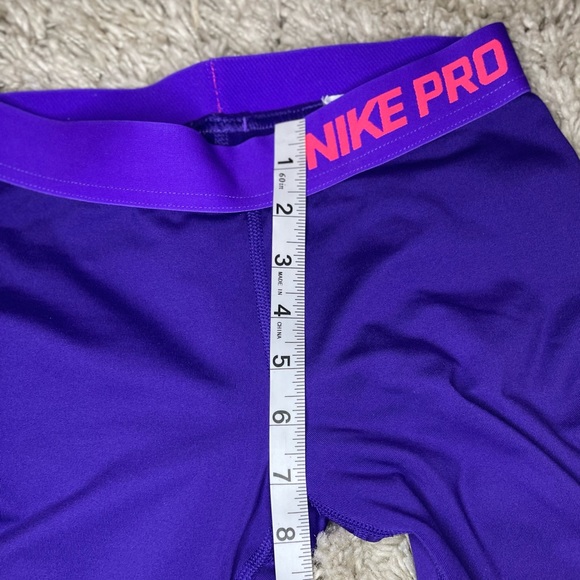 Nike Pro leggings Never wore, size M but fits like Small, Mid Rise - Picture 5 of 6